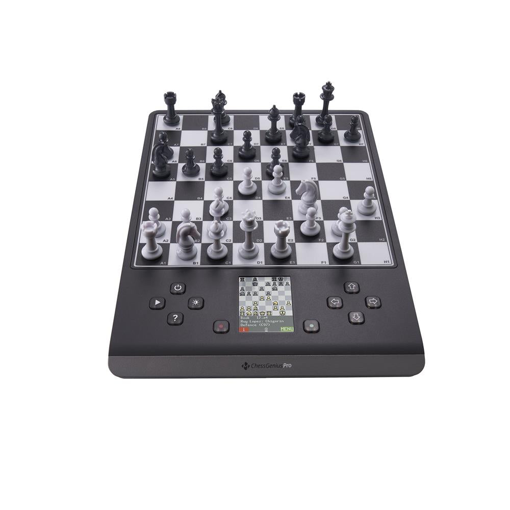 MILLENNIUM M815 Chess Genius Pro – Schachcomputer mit Farbdisplay & 2.200 ELO