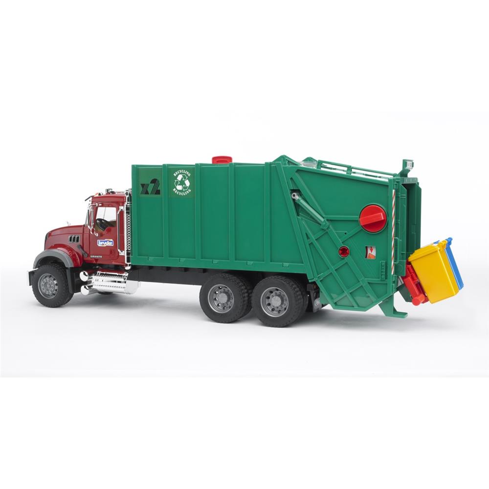 Bruder 02812 - MACK Granite Müll-LKW, 1:16, Müllauto mit Mülltonnen