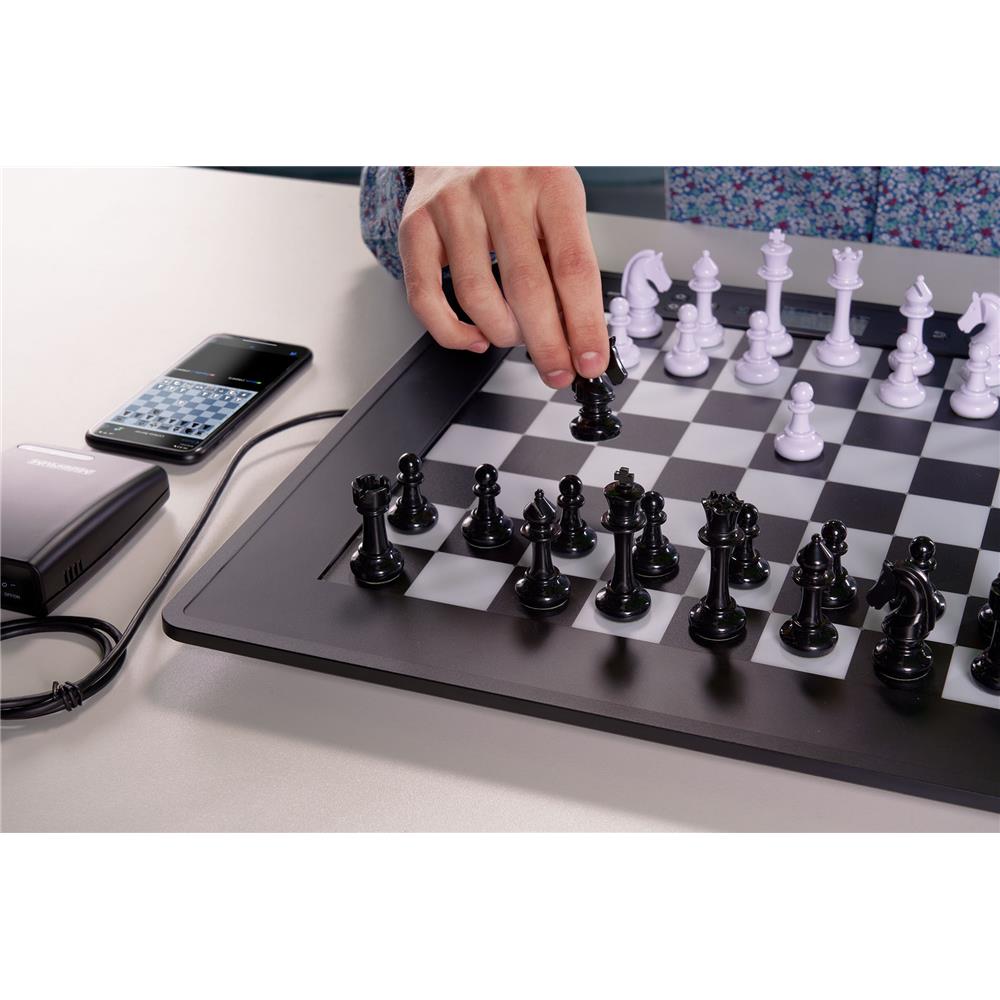 MILLENNIUM M831 The King Competition – Schachcomputer mit LED-Zuganzeige & Online-Funktion